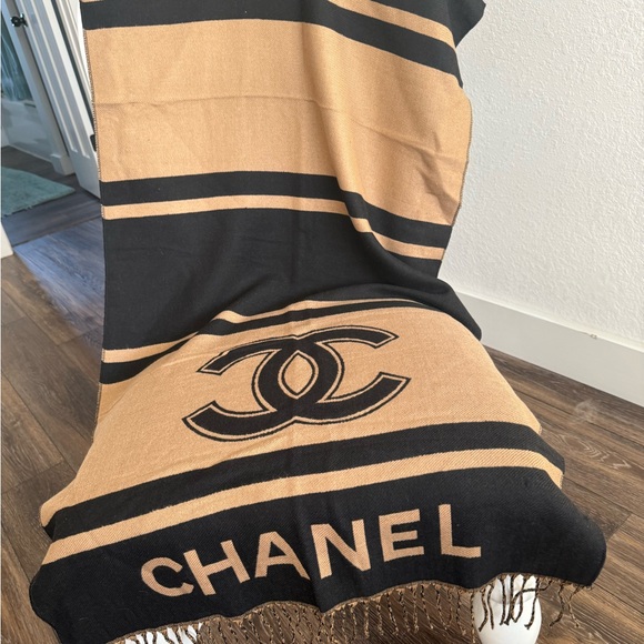 Chanel Black and Tan Scarf VIP GIFT please read description carefully!! - Picture 4 of 7